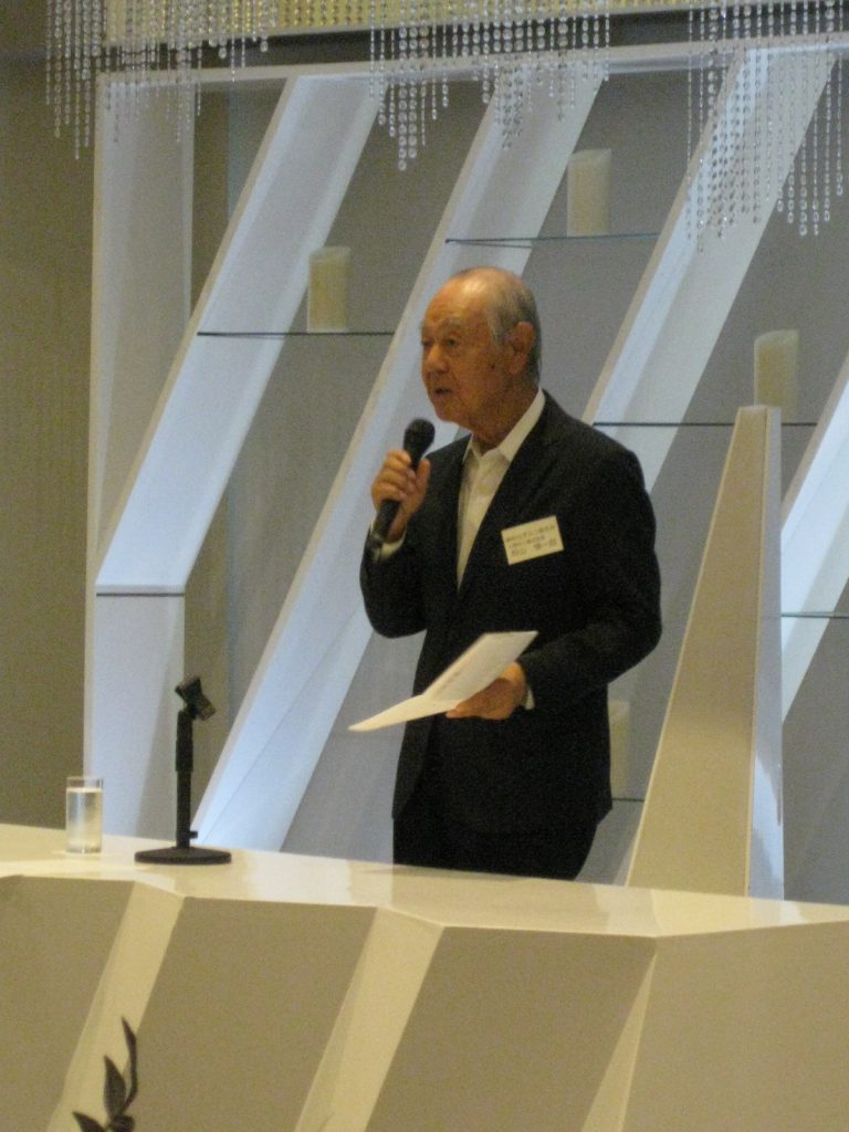 定例総会の始まりは杉山会長の挨拶から